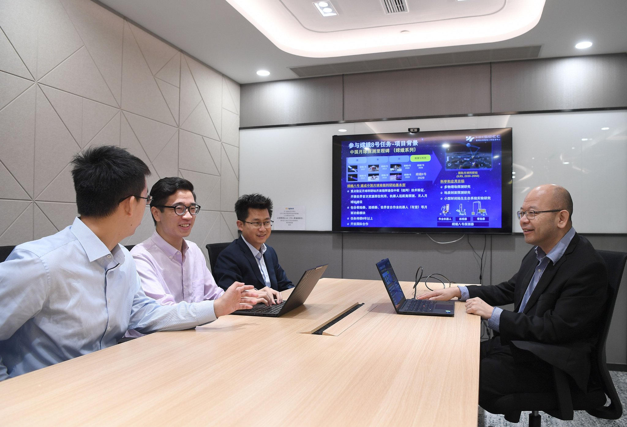 香港故事 背靠祖國，逐夢探月，共繪星辰大海新篇章